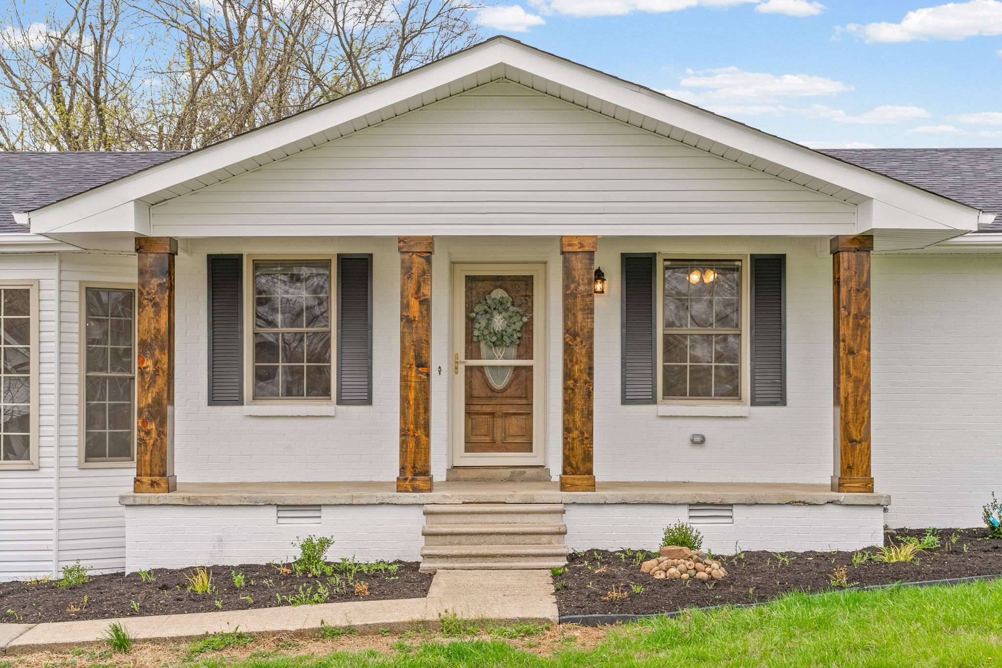 206 Maple St, Adams, TN 37010