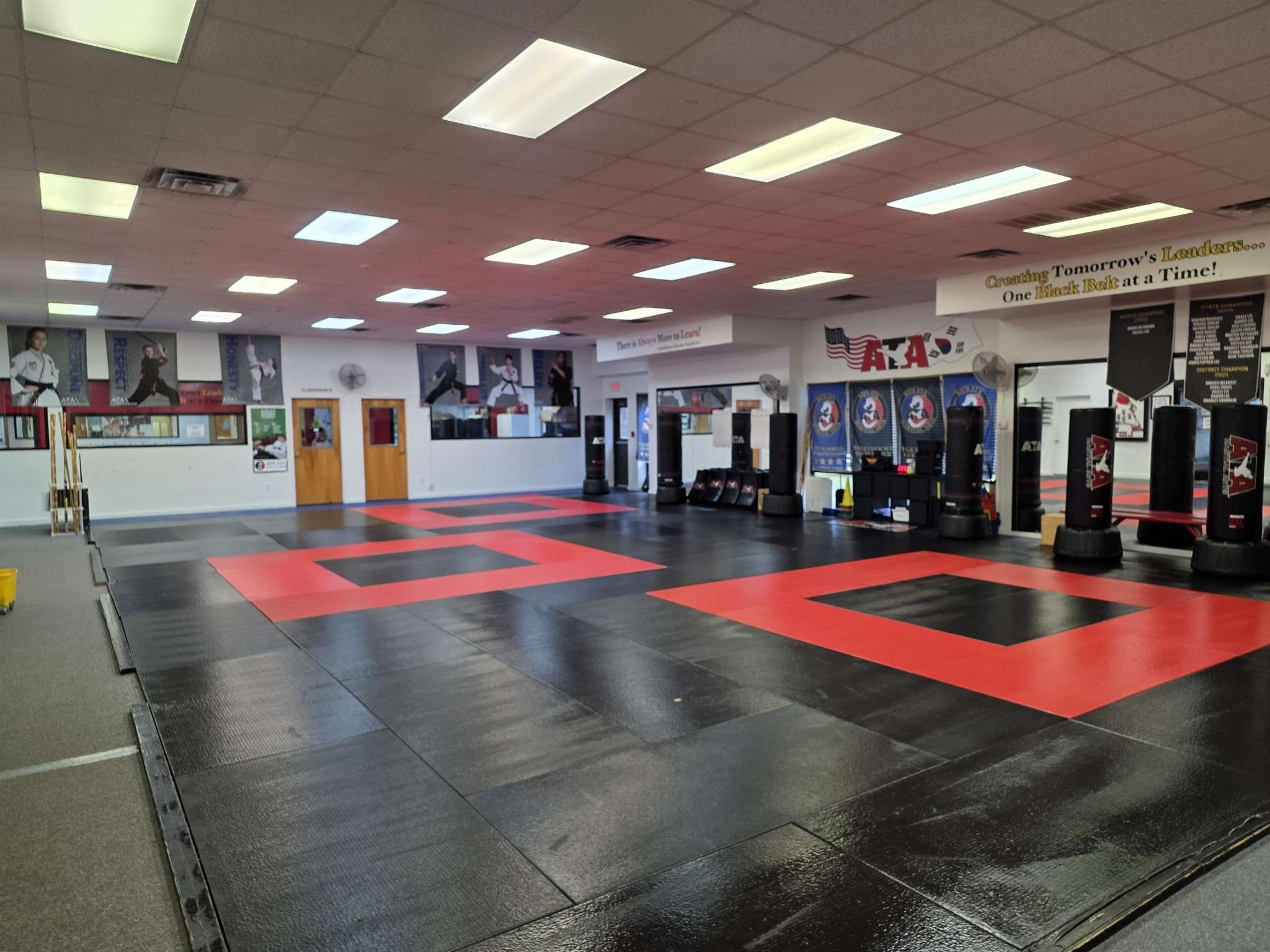 100 COMMERCIAL DR, Atoka, TN 38004