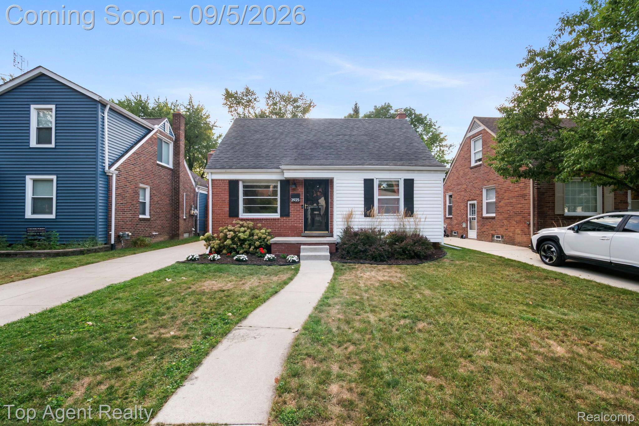2925 N Alexander AVE, Royal Oak, MI 48073