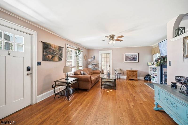 36 Hillside Ave, Newton Town, NJ 07860