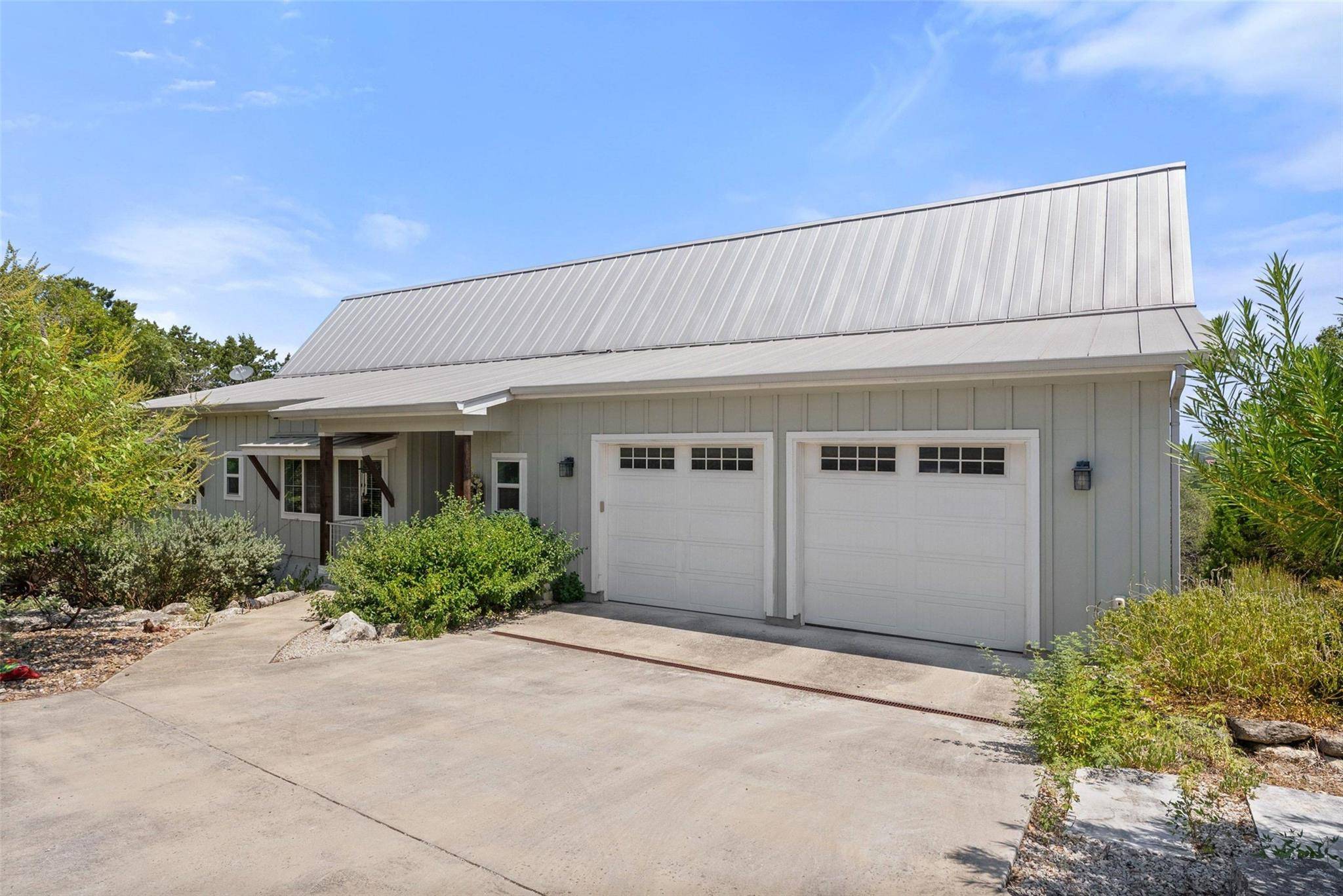 129 Riedel LN, Canyon Lake, TX 78133