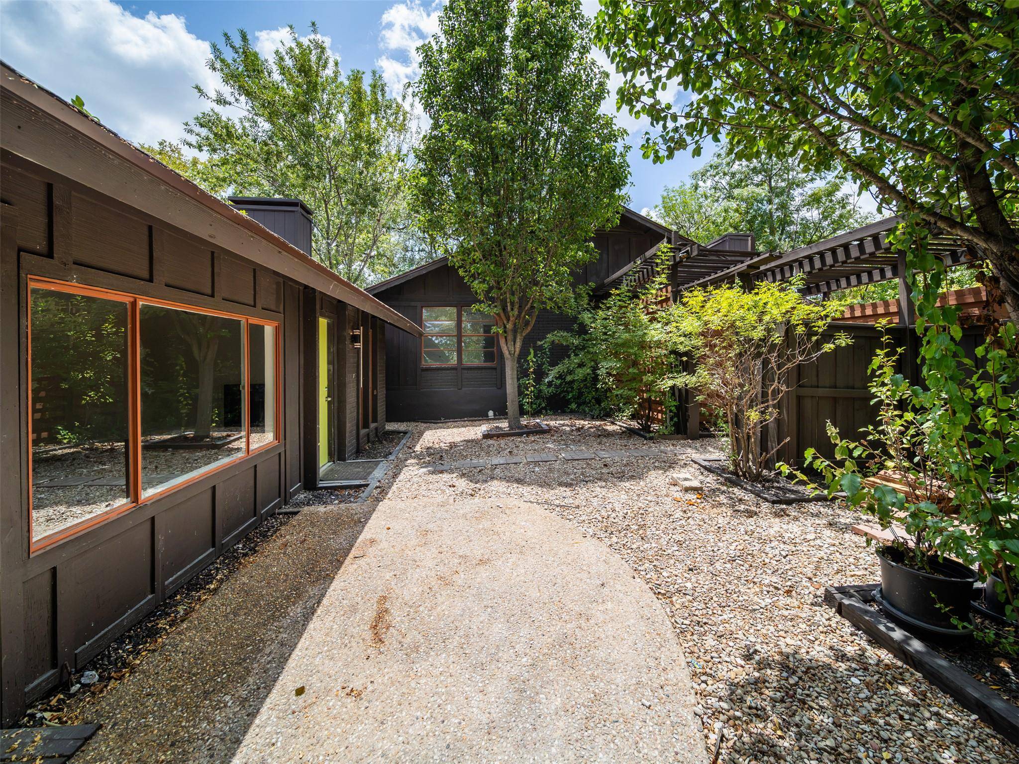6413 Auburn DR, Austin, TX 78723