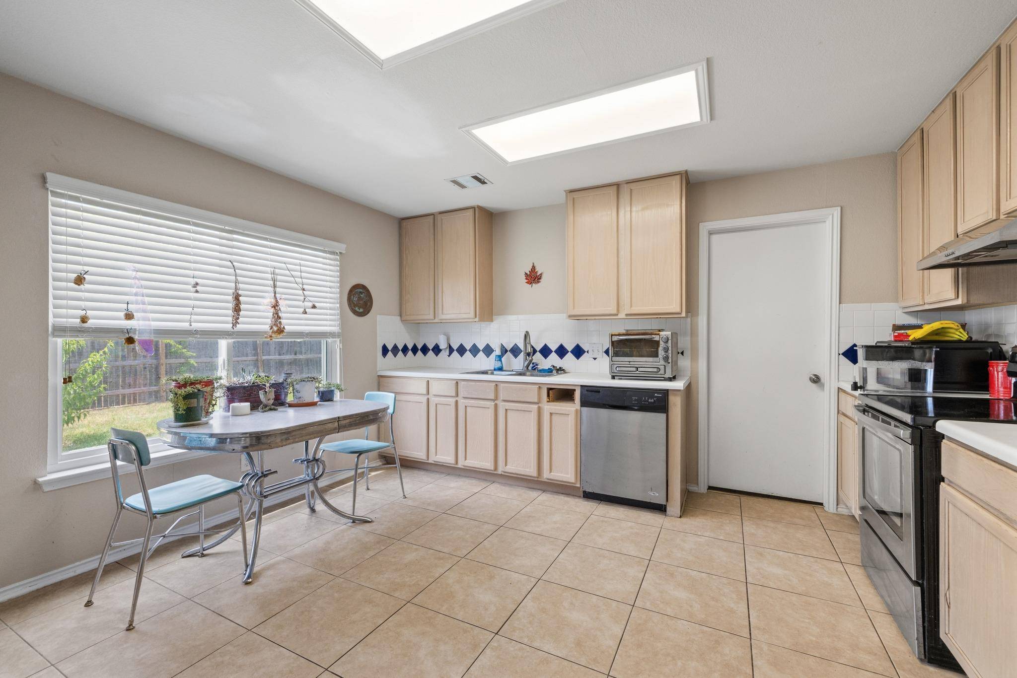311 Crossland CV, Leander, TX 78641