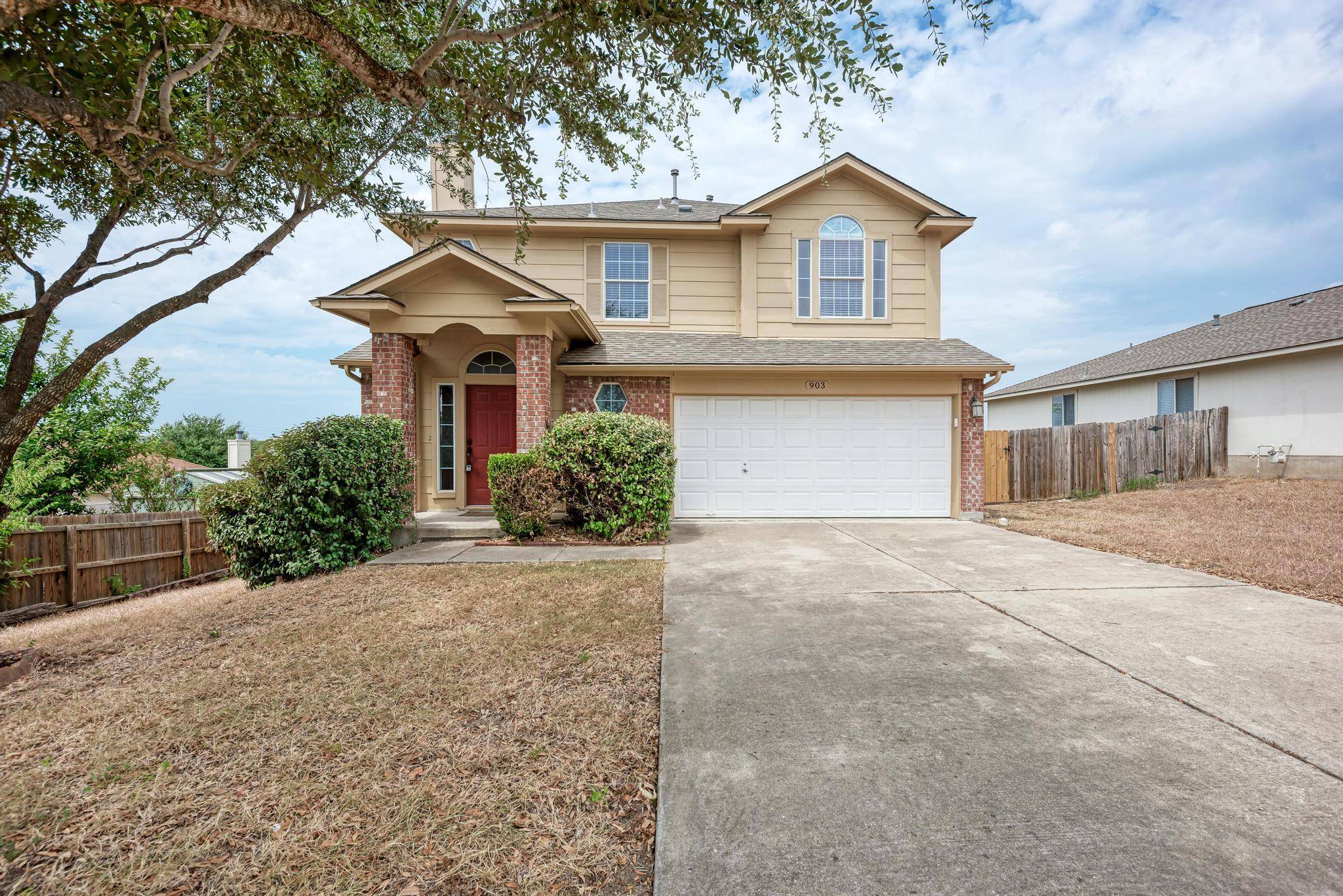 903 Estate DR, Hutto, TX 78634