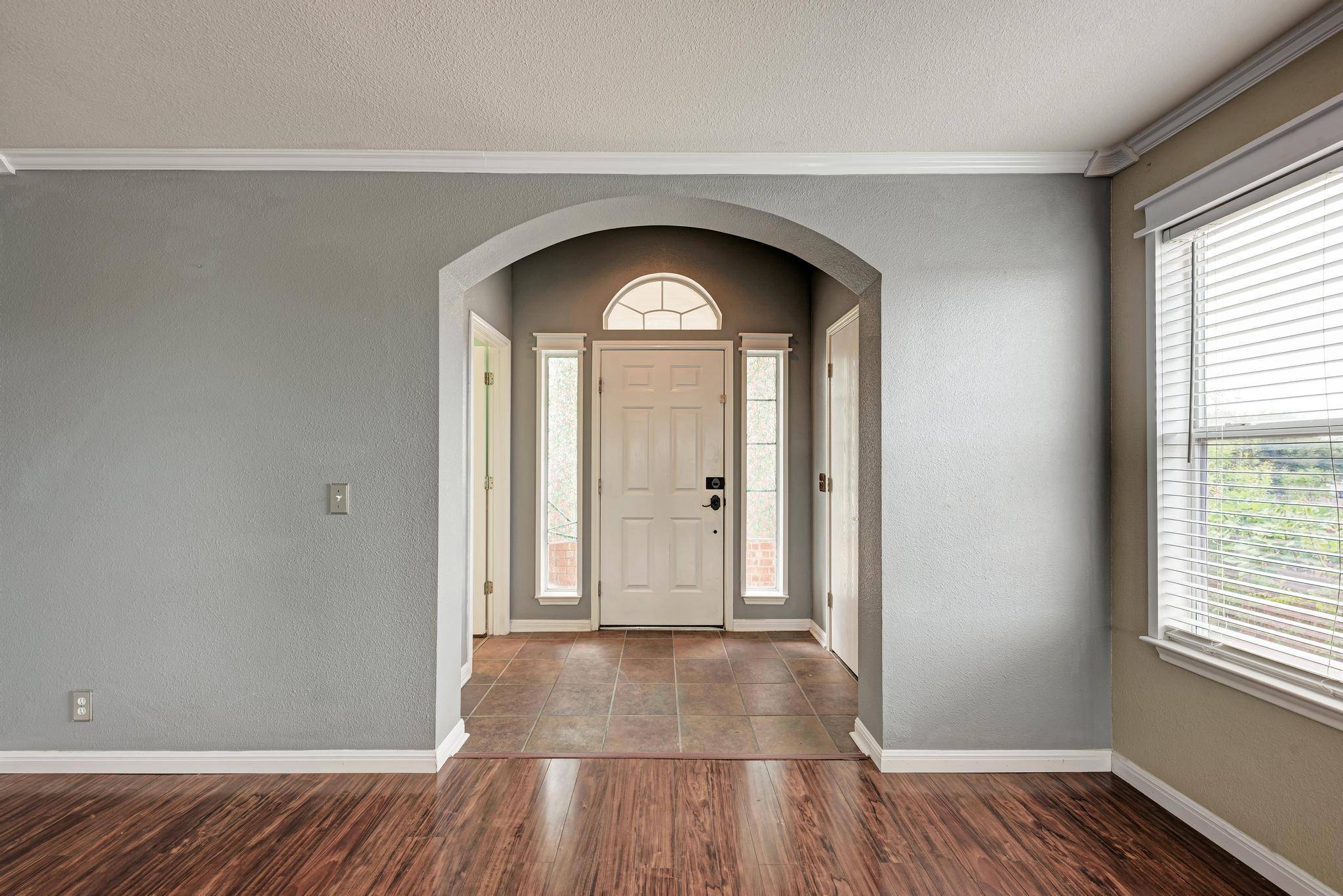 903 Estate DR, Hutto, TX 78634