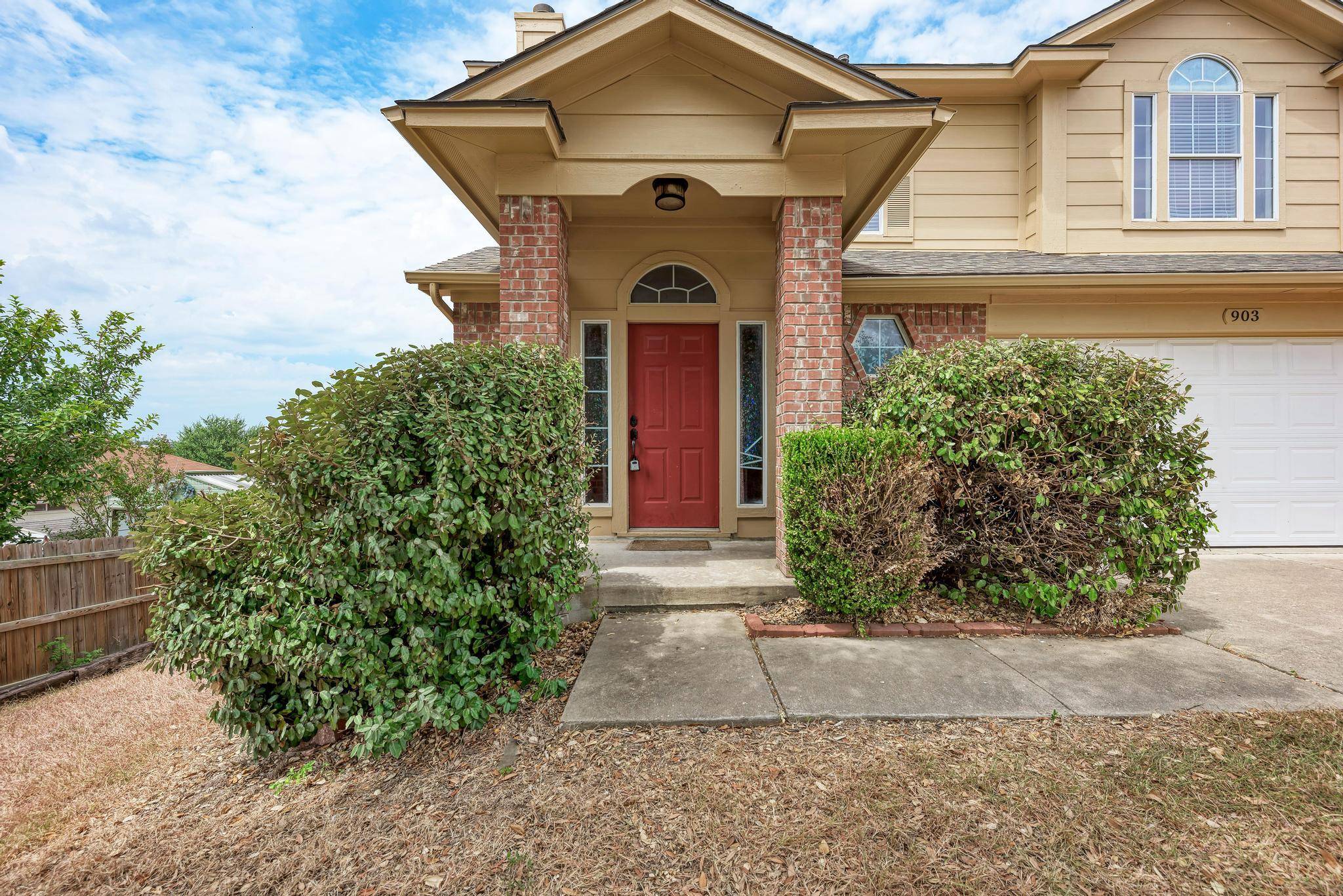 903 Estate DR, Hutto, TX 78634
