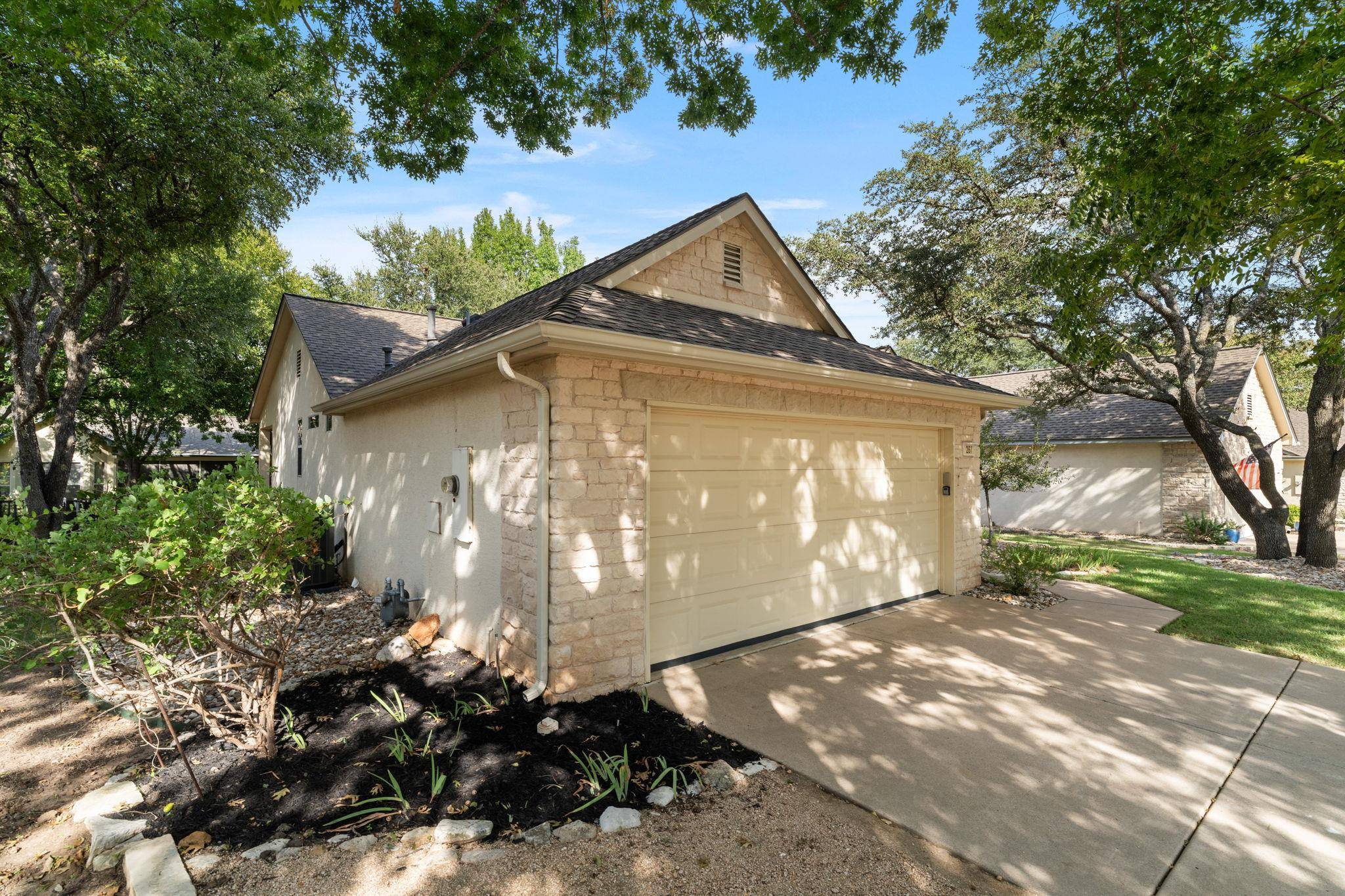 267 Whispering Wind DR, Georgetown, TX 78633