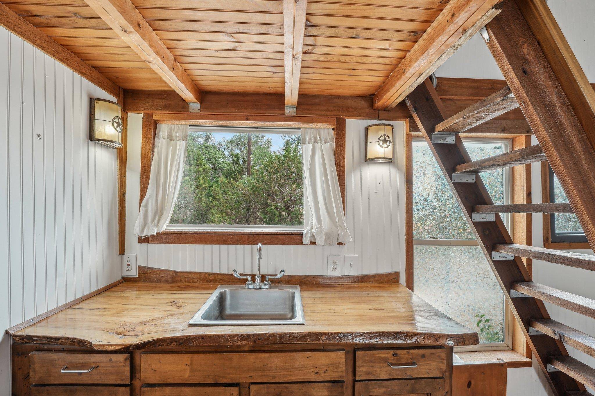 15211 Fitzhugh RD #C - Tiny House, Austin, TX 78736