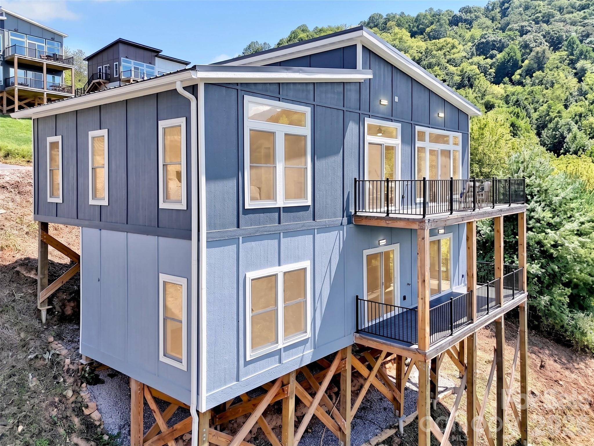 185 Kadire DR, Waynesville, NC 28785