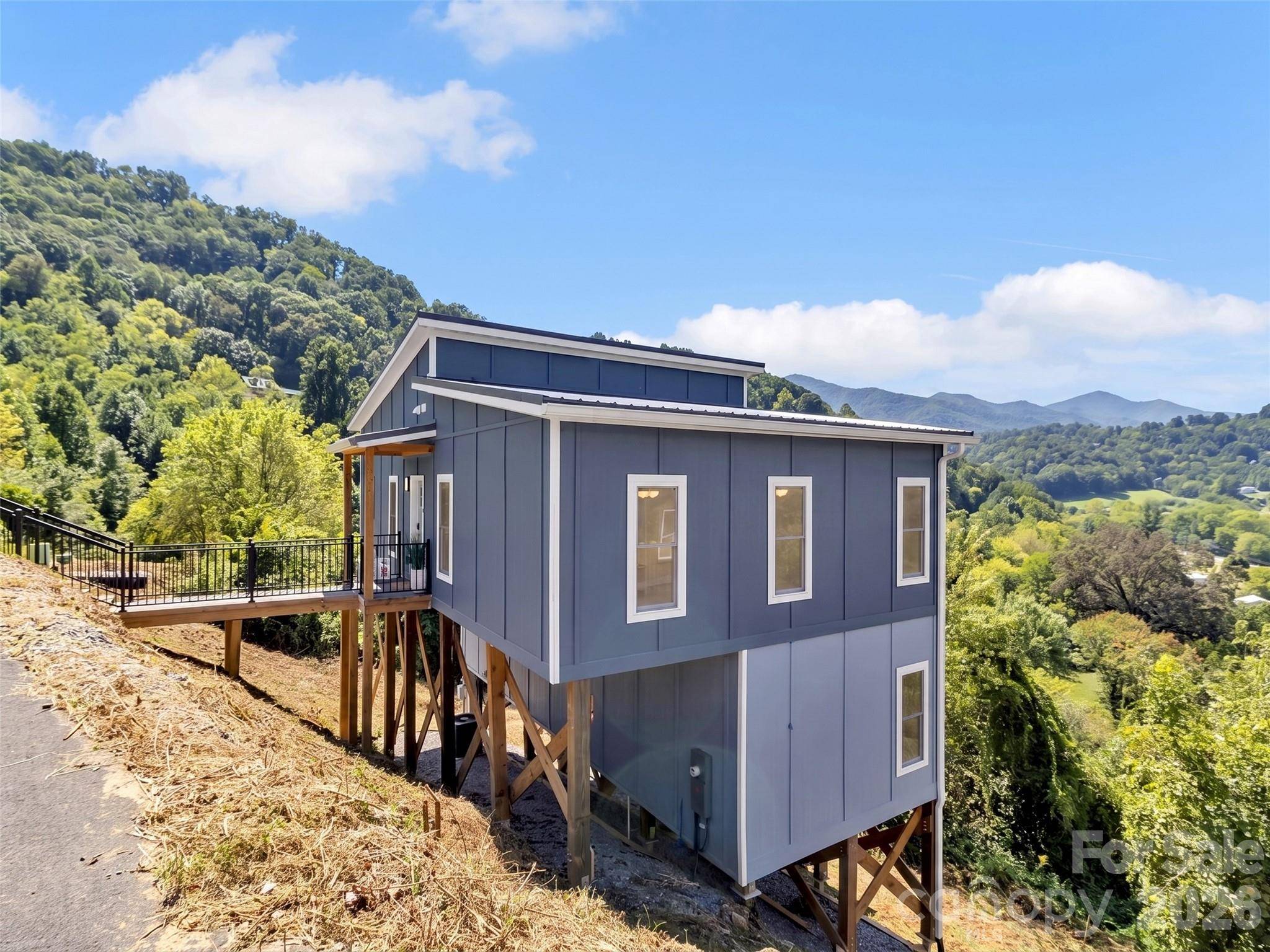 185 Kadire DR, Waynesville, NC 28785