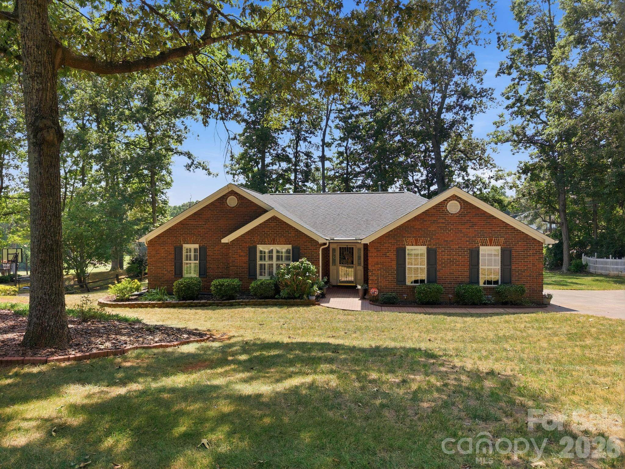 712 Wildwood DR, Salisbury, NC 28146
