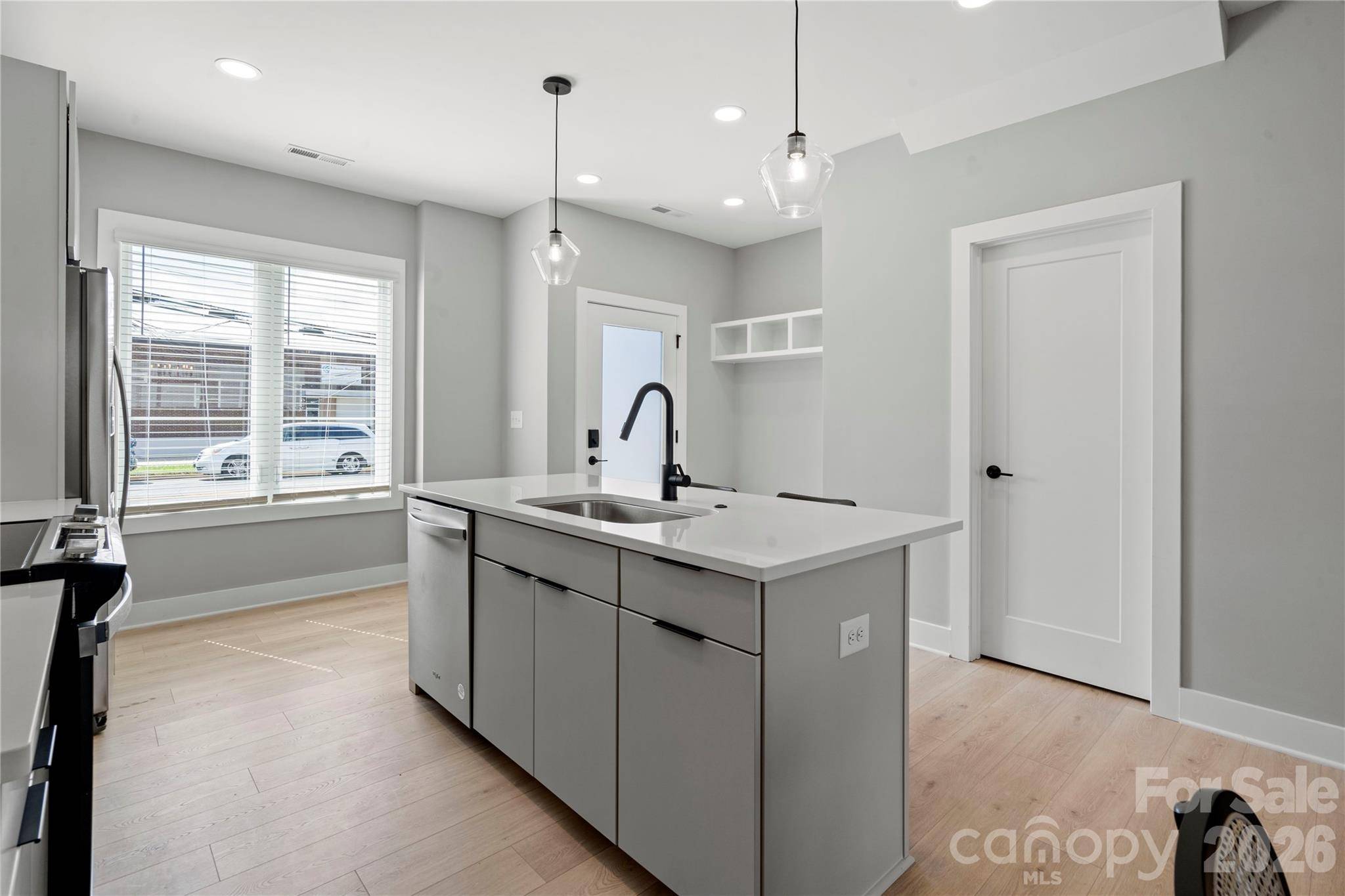 246 Freeland LN, Charlotte, NC 28217