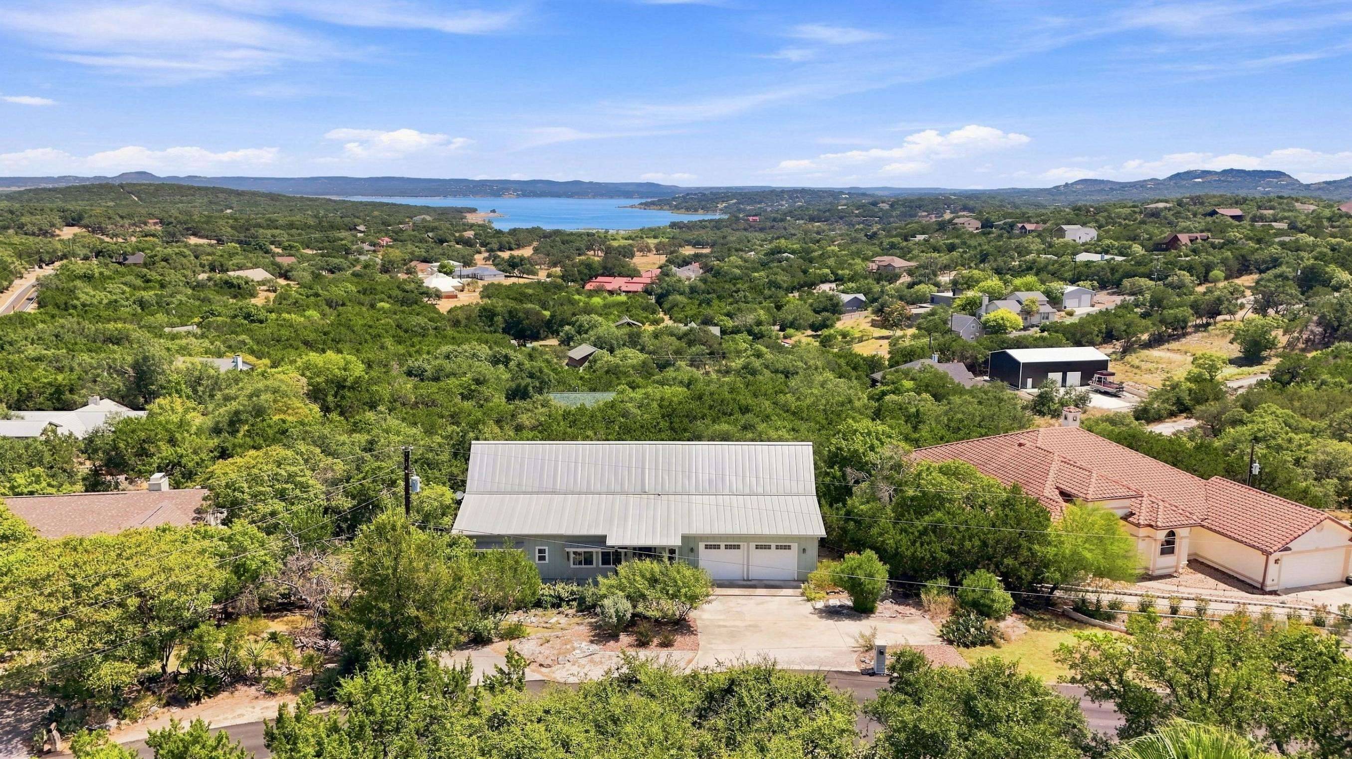 129 Riedel LN, Canyon Lake, TX 78133