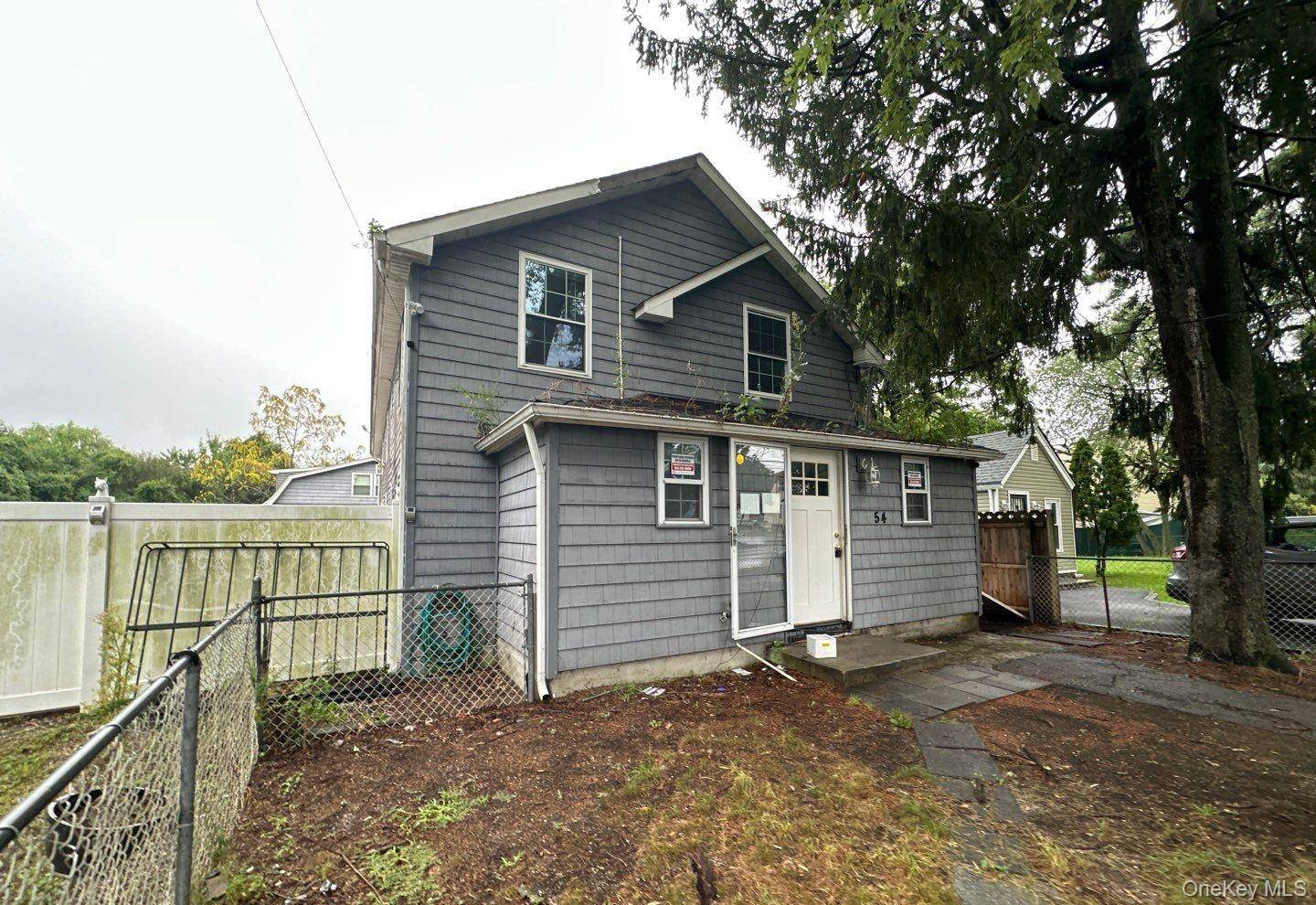 54 Oneill AVE, Bay Shore, NY 11706