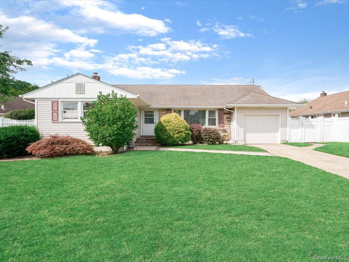 1262 Barberry RD, Wantagh, NY 11793