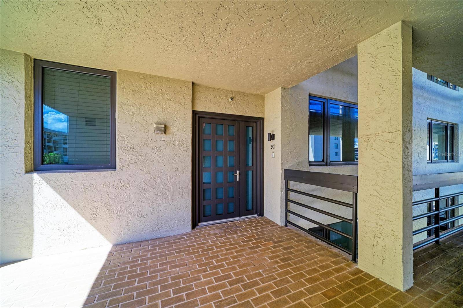 1055 GULF OF MEXICO DR #301, Longboat Key, FL 34228