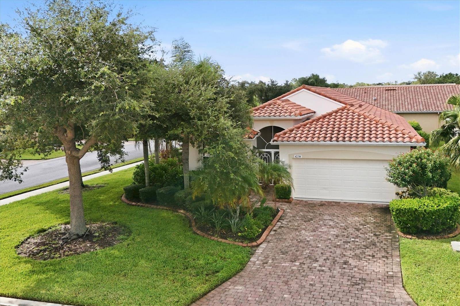 4238 65TH TER E, Sarasota, FL 34243