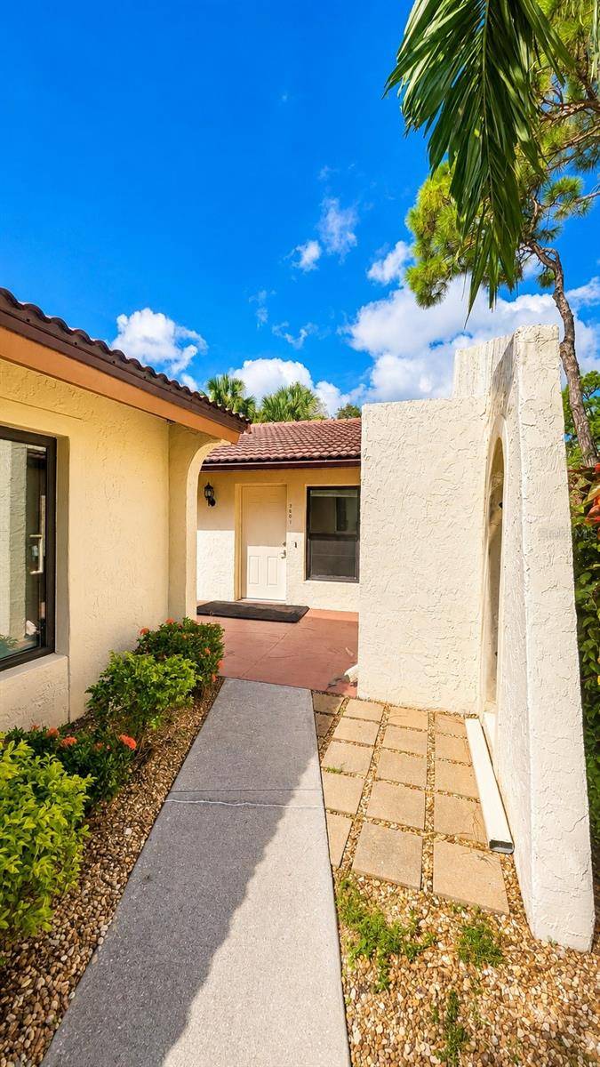 3601 LONGMEADOW #48, Sarasota, FL 34235