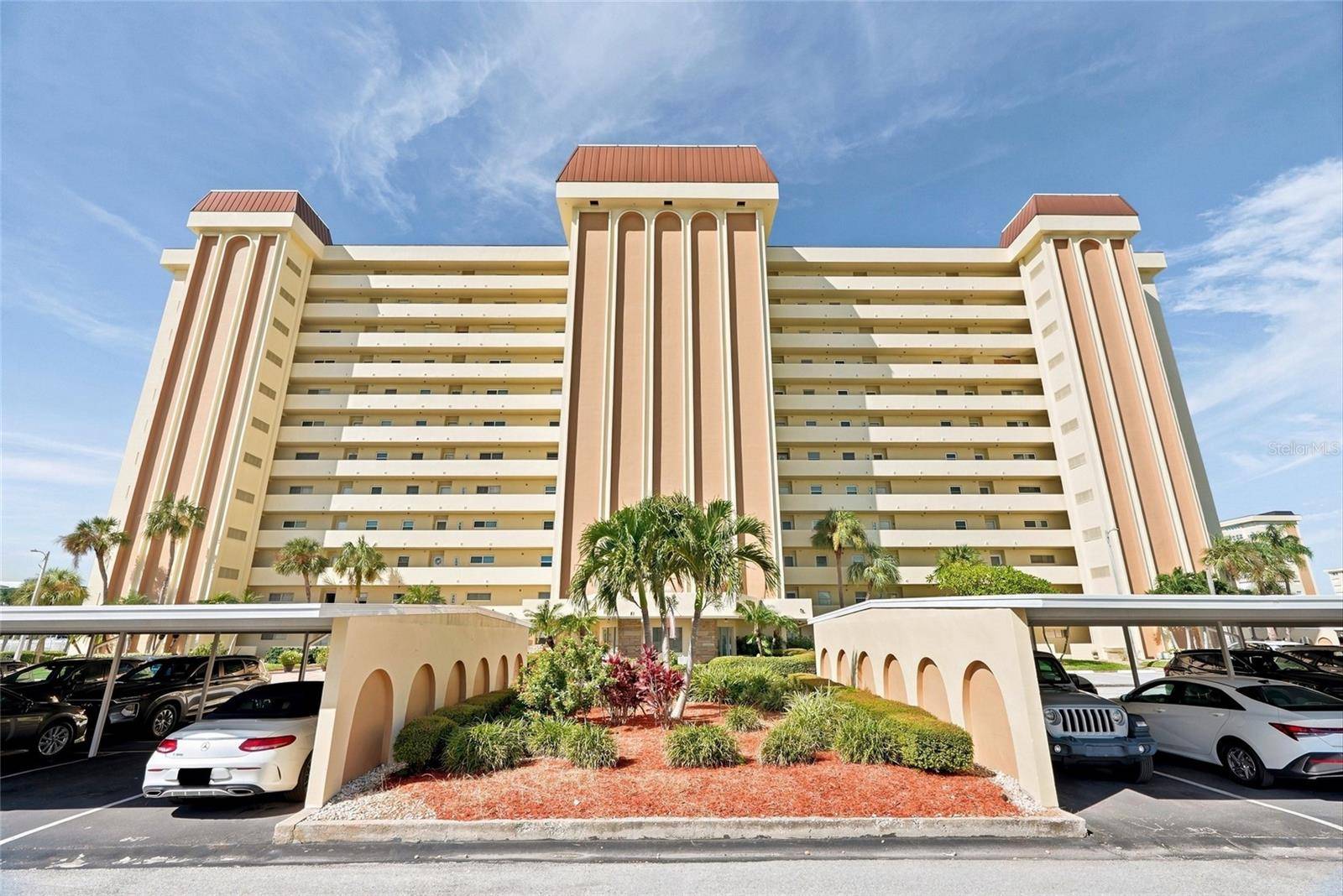 4550 COVE CIR #1009, St Petersburg, FL 33708