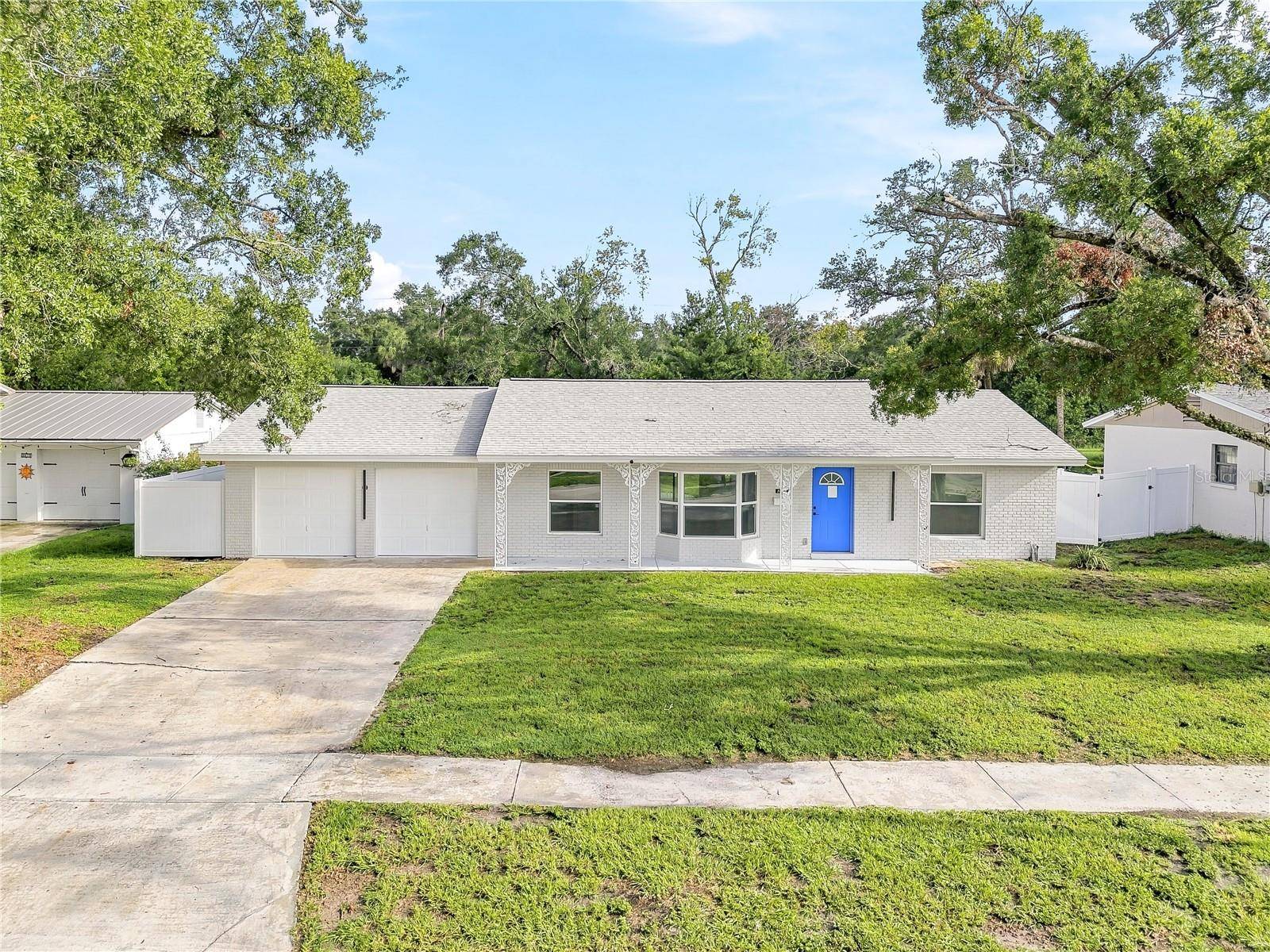 8011 FOUNTAIN AVE, Tampa, FL 33615