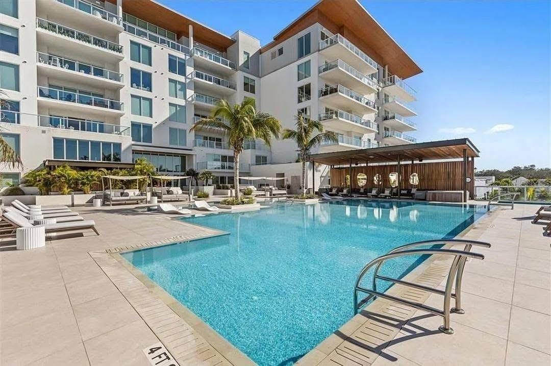 1020 SUNSET POINT RD #505, Clearwater, FL 33755