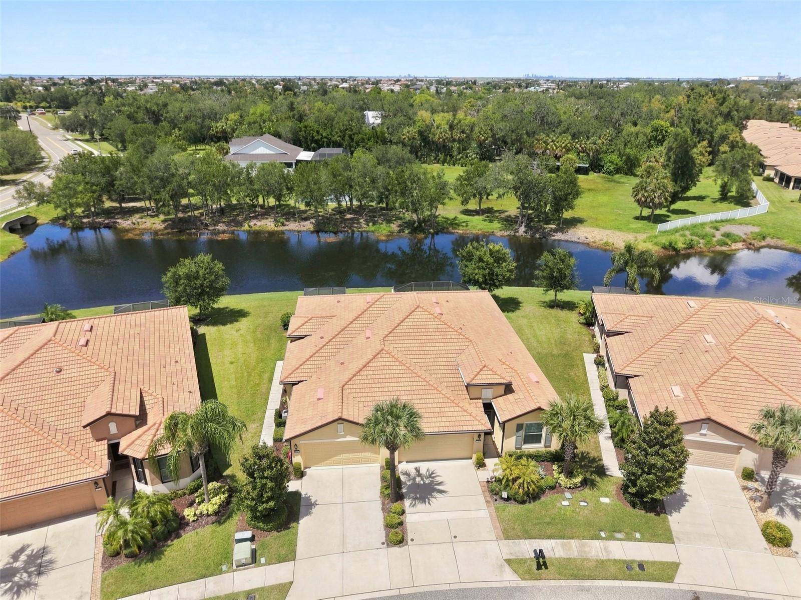 5465 SUNSET FALLS DR, Apollo Beach, FL 33572