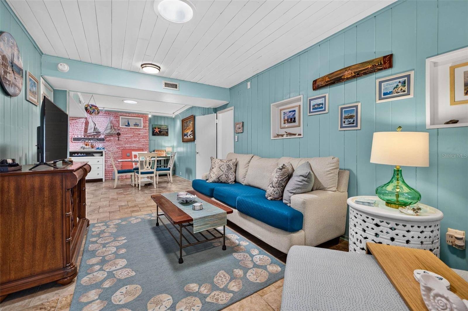 114 81ST ST, Bradenton Beach, FL 34217