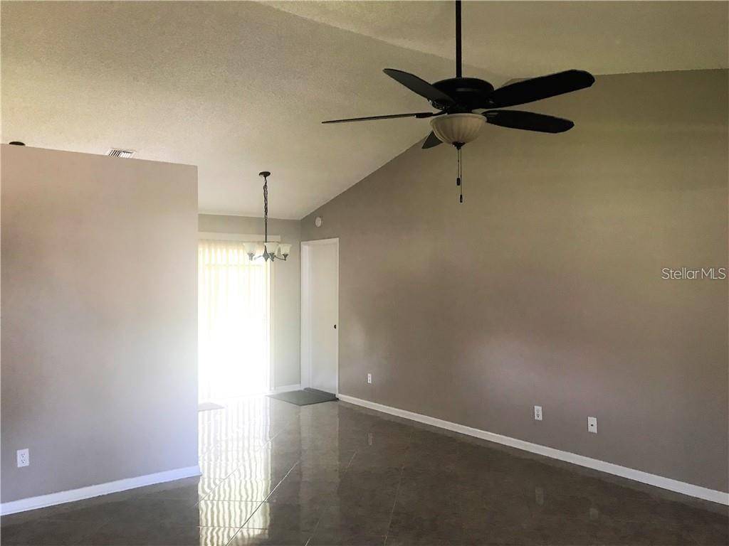 1001 JOHNSON LOOP, Plant City, FL 33563