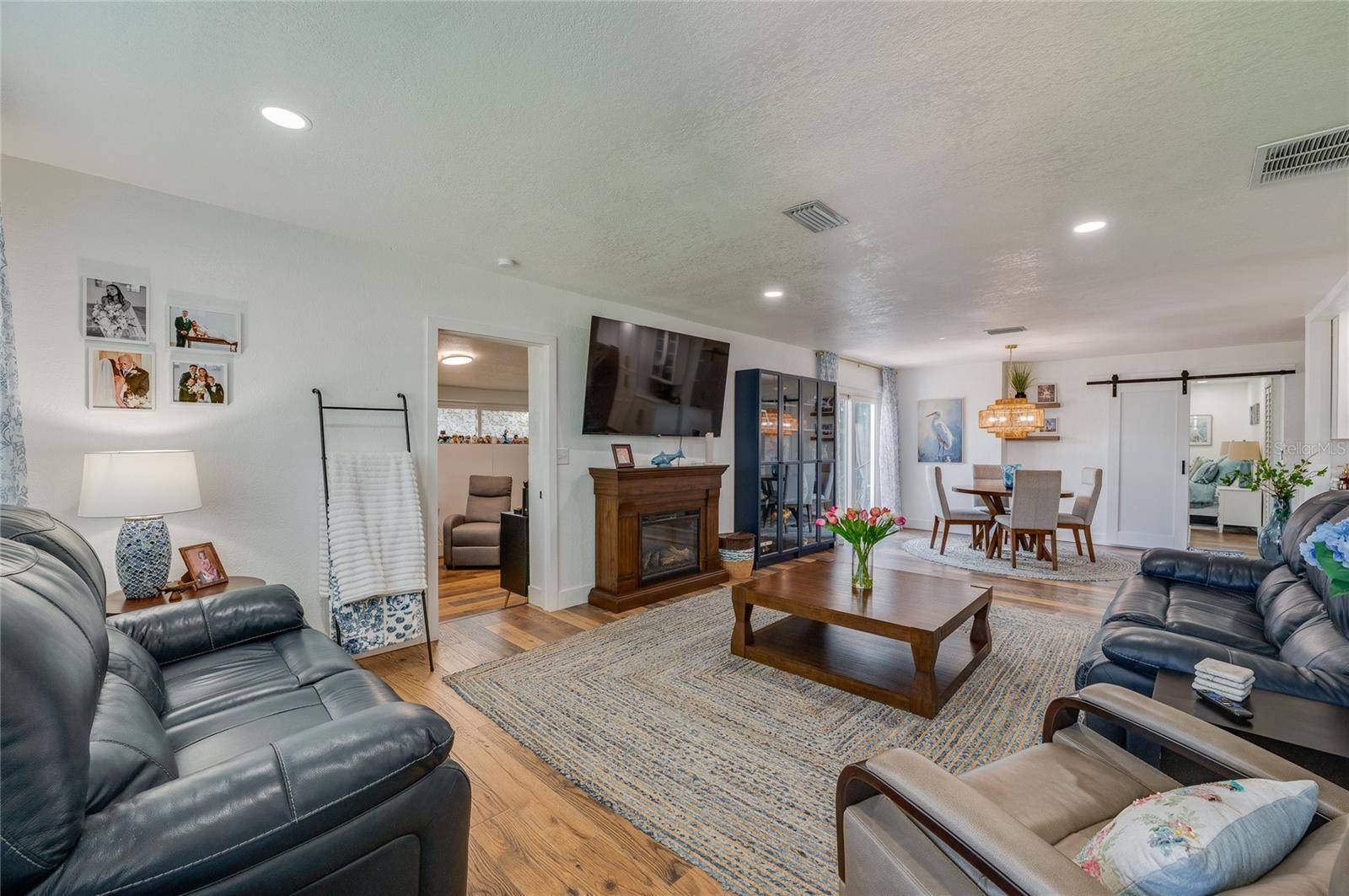 348 WOODLAND AVE, Daytona Beach, FL 32118