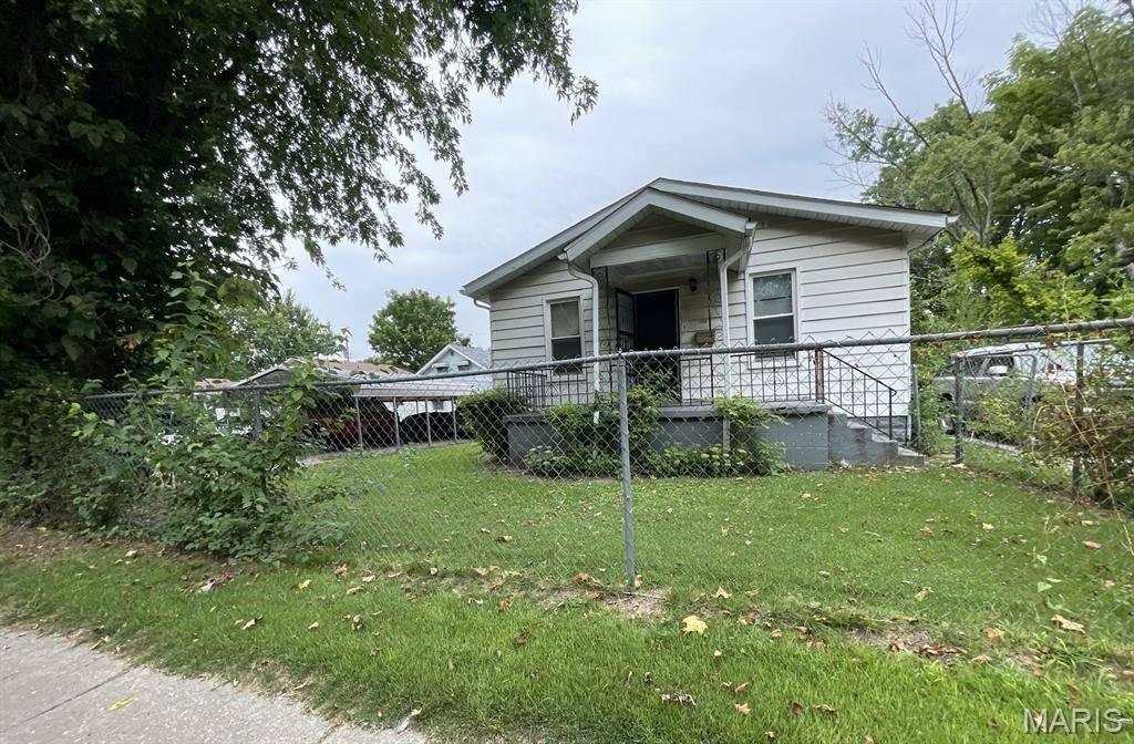 823 N 80th ST, East St Louis, IL 62203