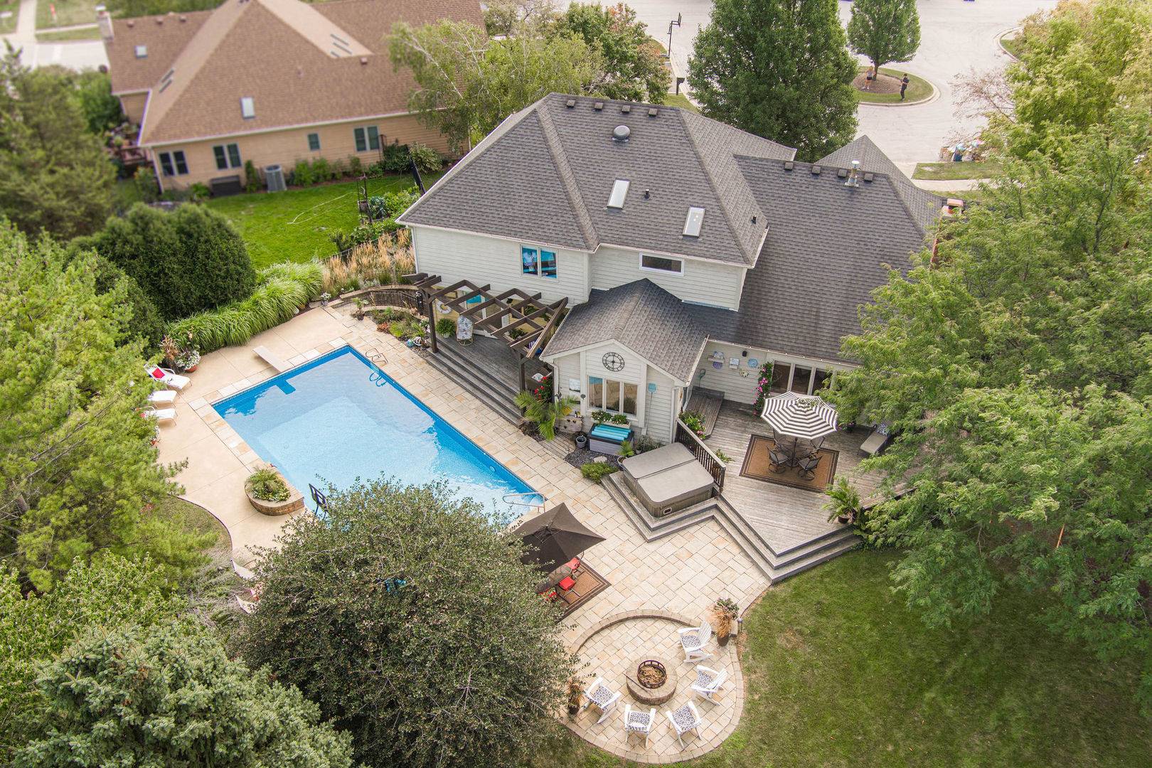 1676 Merle DR, Aurora, IL 60502
