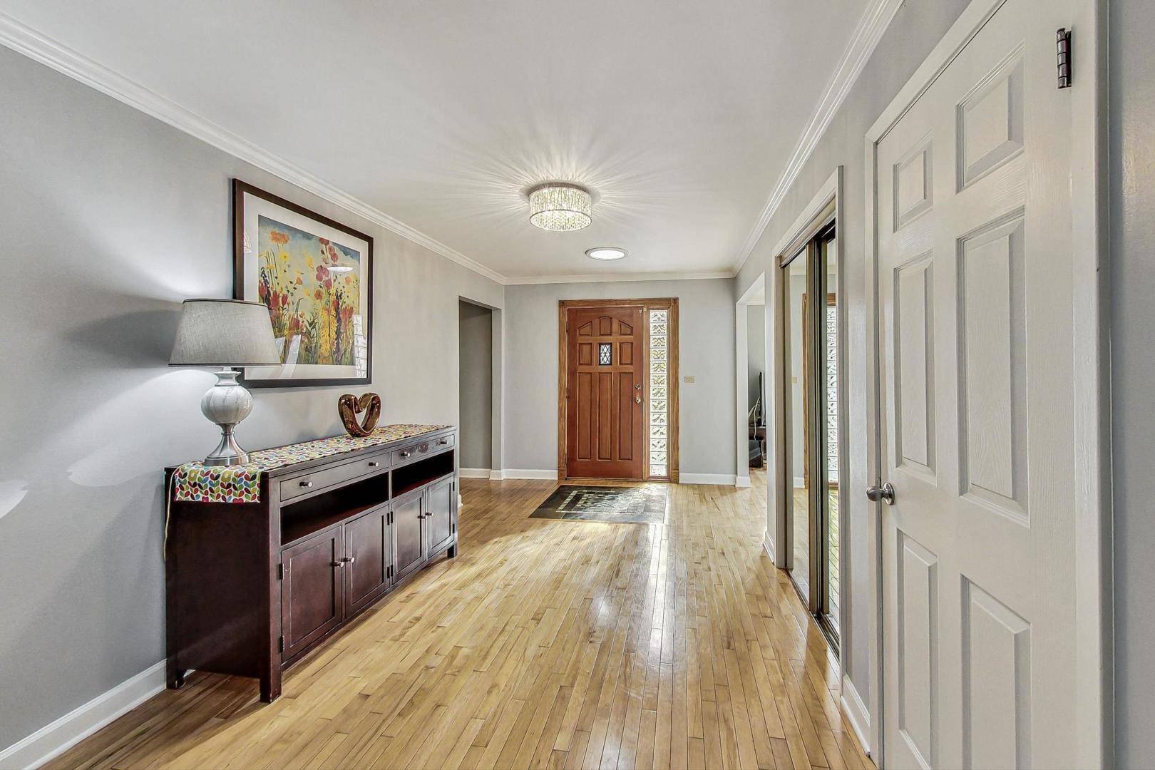 1532 W Vine ST, Arlington Heights, IL 60005