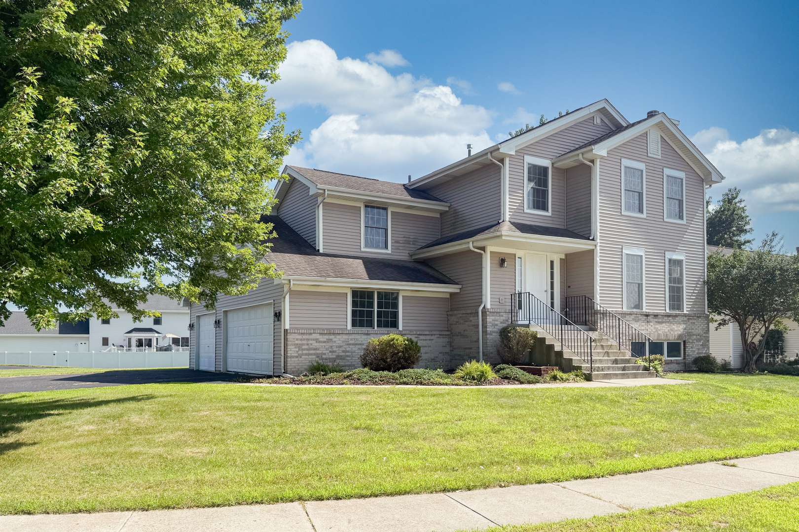 12297 Paisley DR, Loves Park, IL 61111