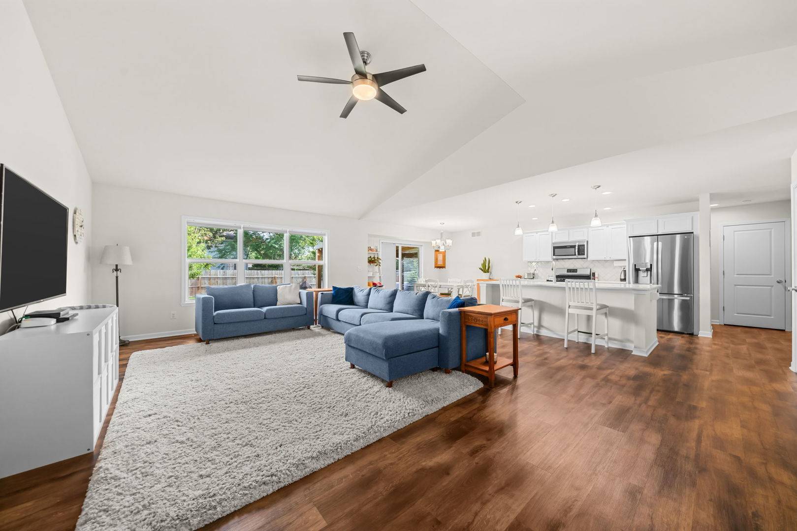 749 Oxford DR, Byron, IL 61010