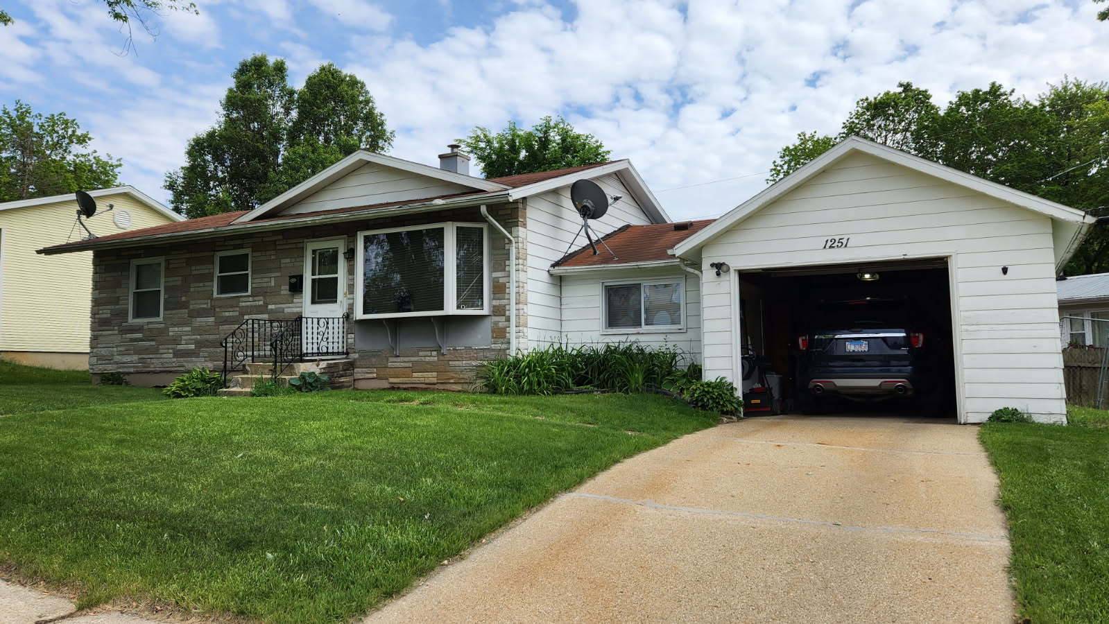 1251 W Staver ST, Freeport, IL 61032