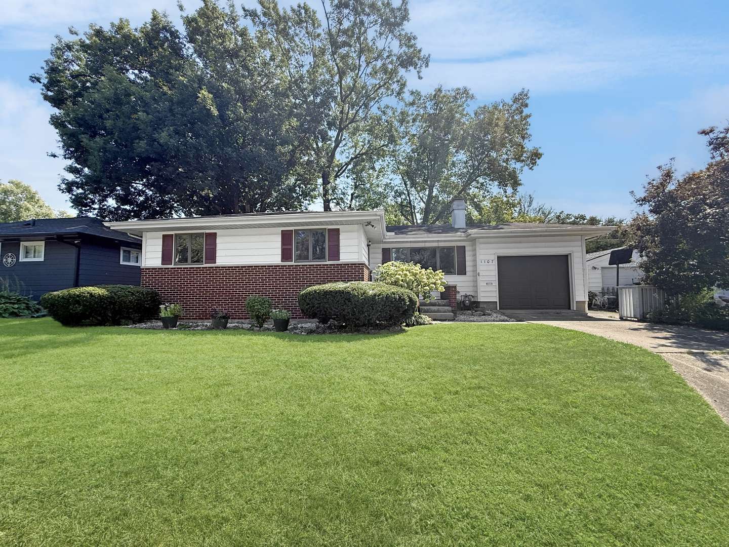 1107 E Fairlawn DR, Urbana, IL 61801