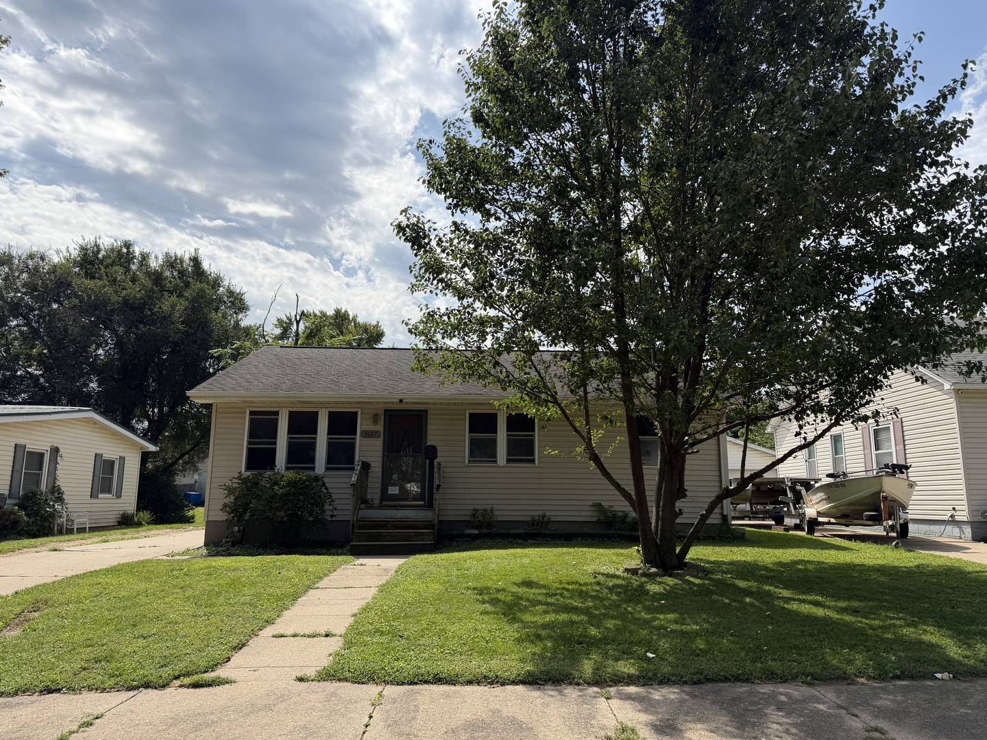 1427 Prospect AVE, Clinton, IA 52732