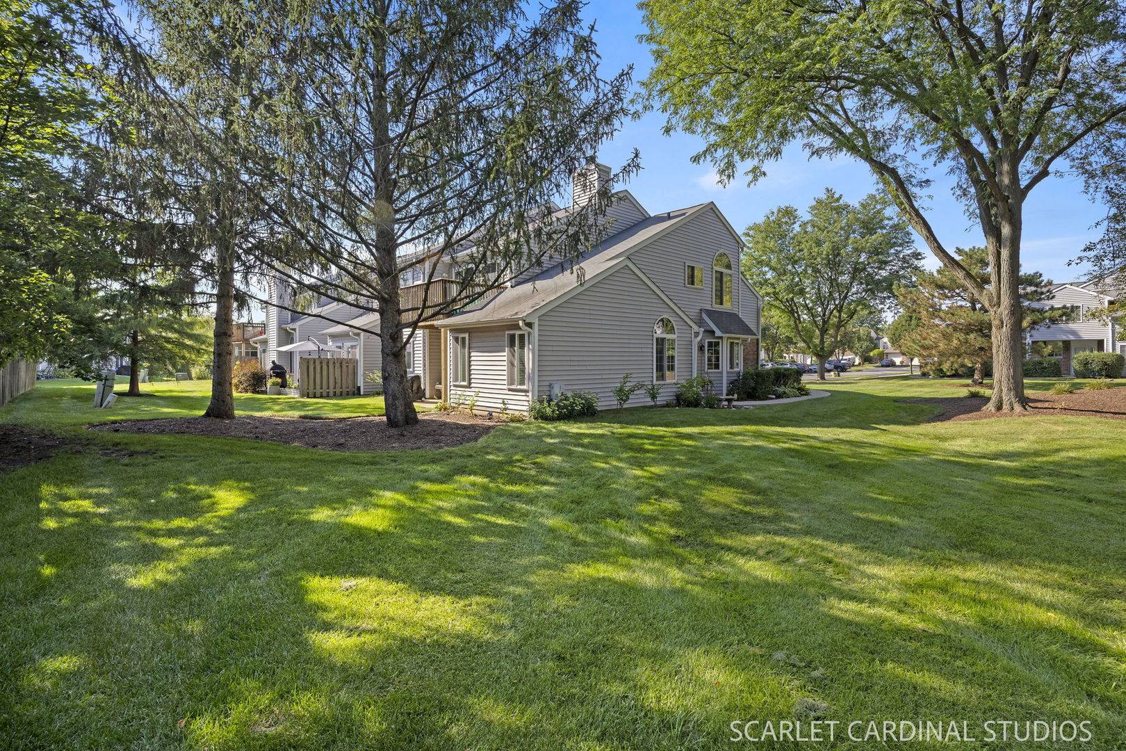 449 Canterbury DR, Carol Stream, IL 60188