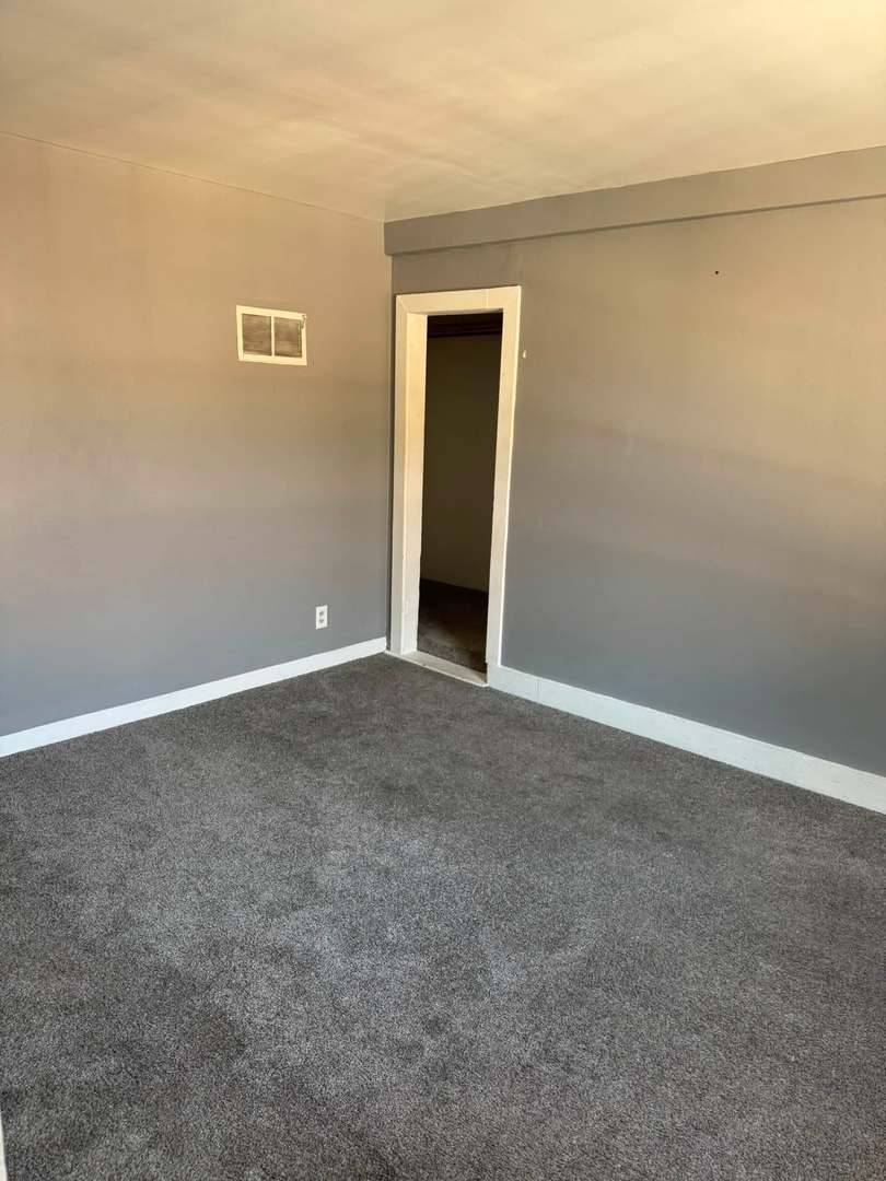512 Clark ST #2, Aurora, IL 60505