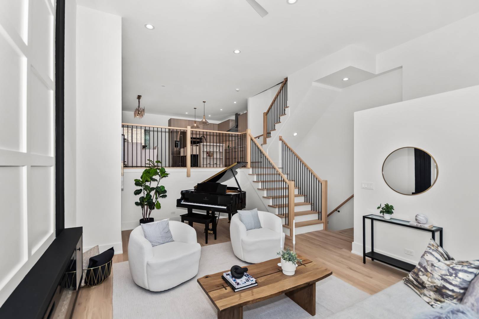 710 E 41 ST, Chicago, IL 60653