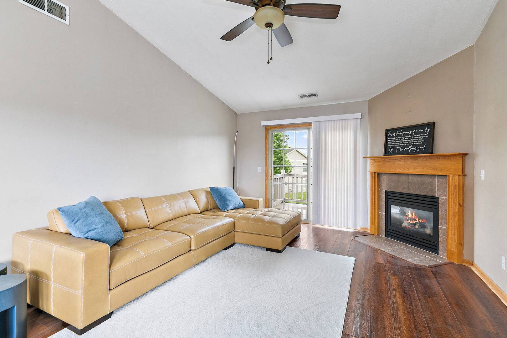 952 Arvle CIR #952, Sycamore, IL 60178