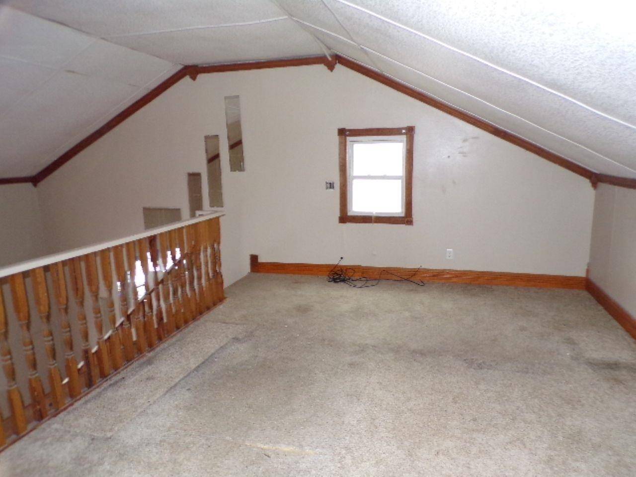 26 Blue Grass CT, Davenport, IA 52802