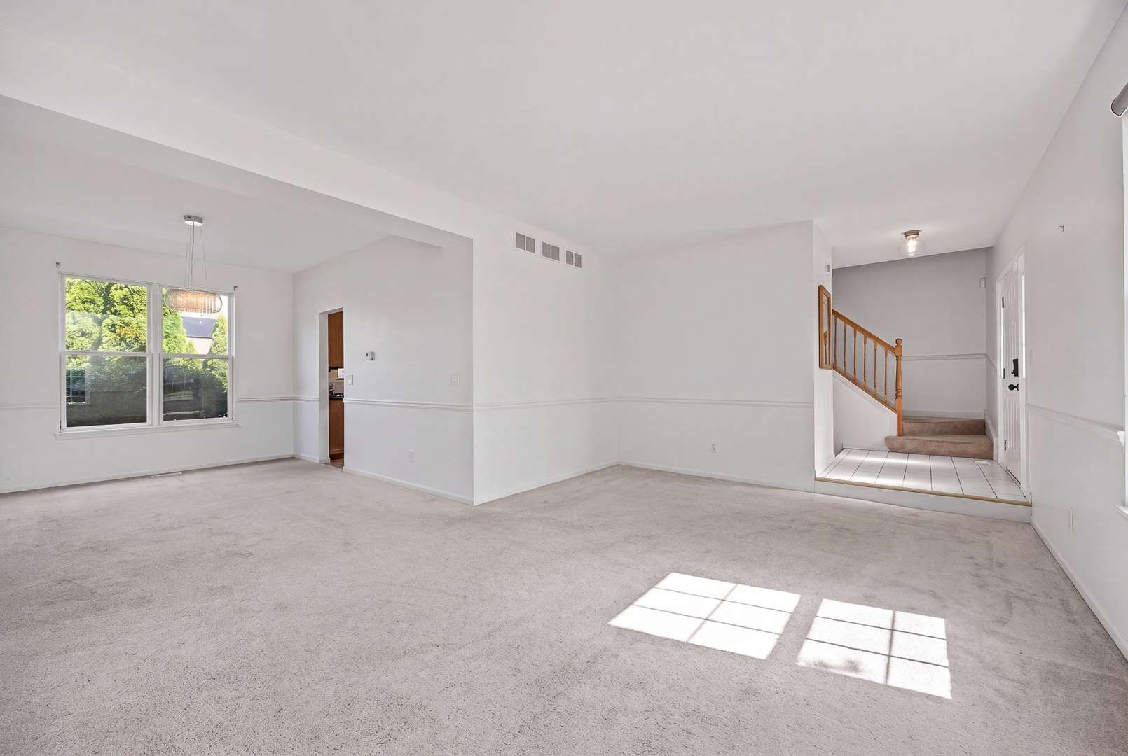 1255 Chicory LN, Naperville, IL 60564