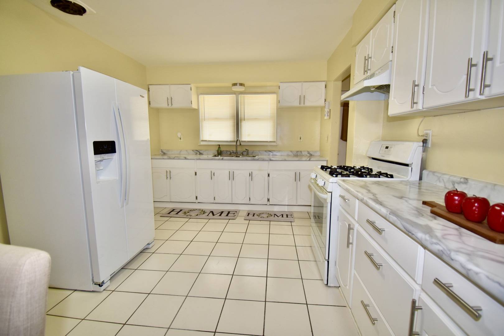 1645 Jackson ST, North Chicago, IL 60064