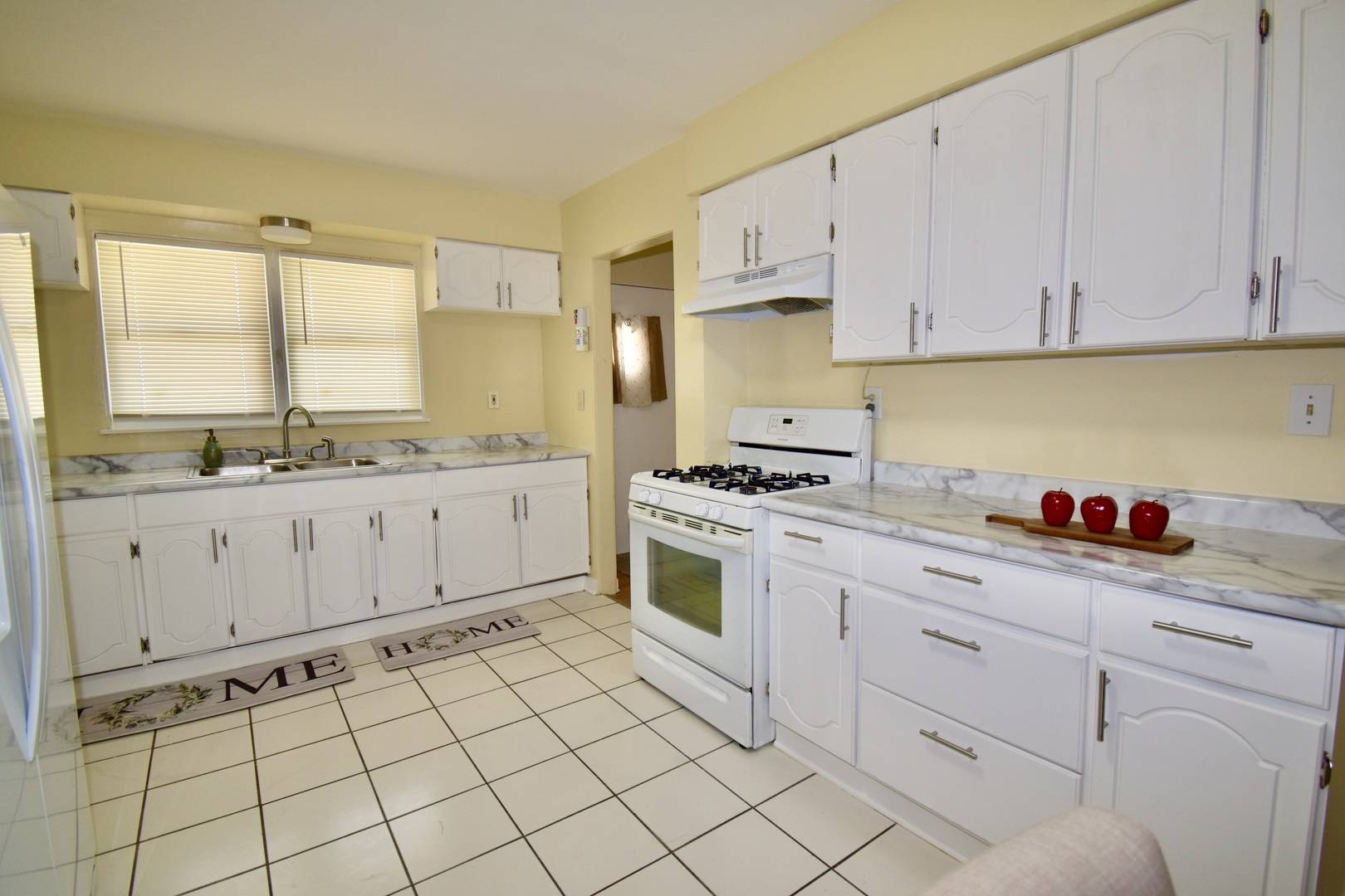 1645 Jackson ST, North Chicago, IL 60064