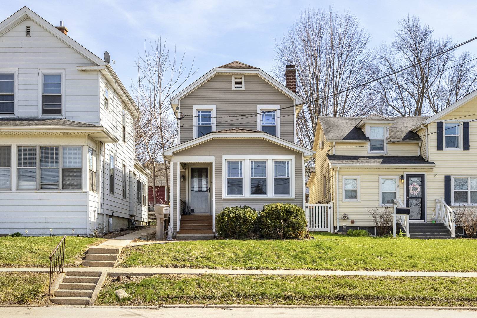 604 Illinois ST, Lemont, IL 60439