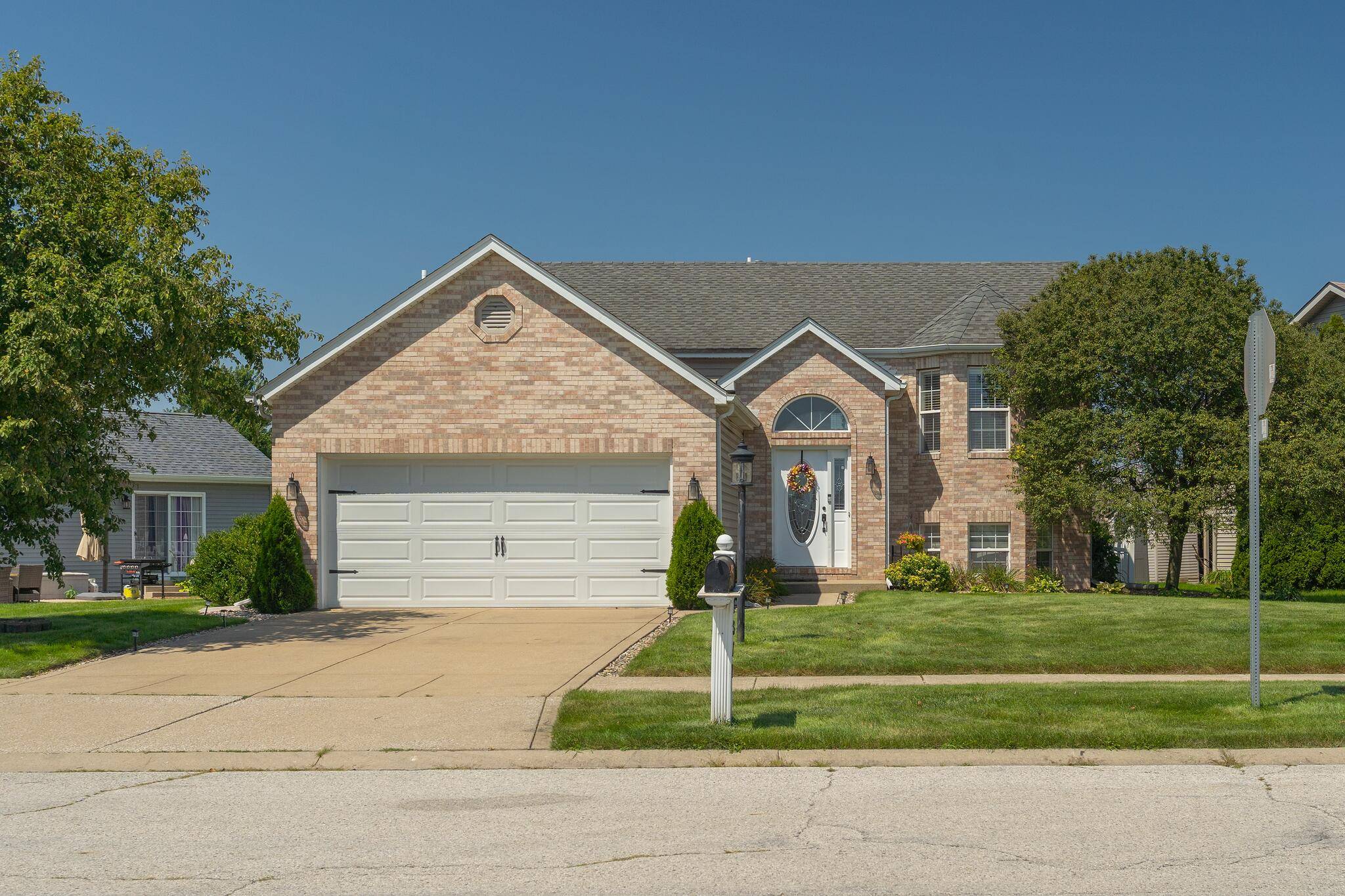 1317 Csokasy Lane, Hobart, IN 46342
