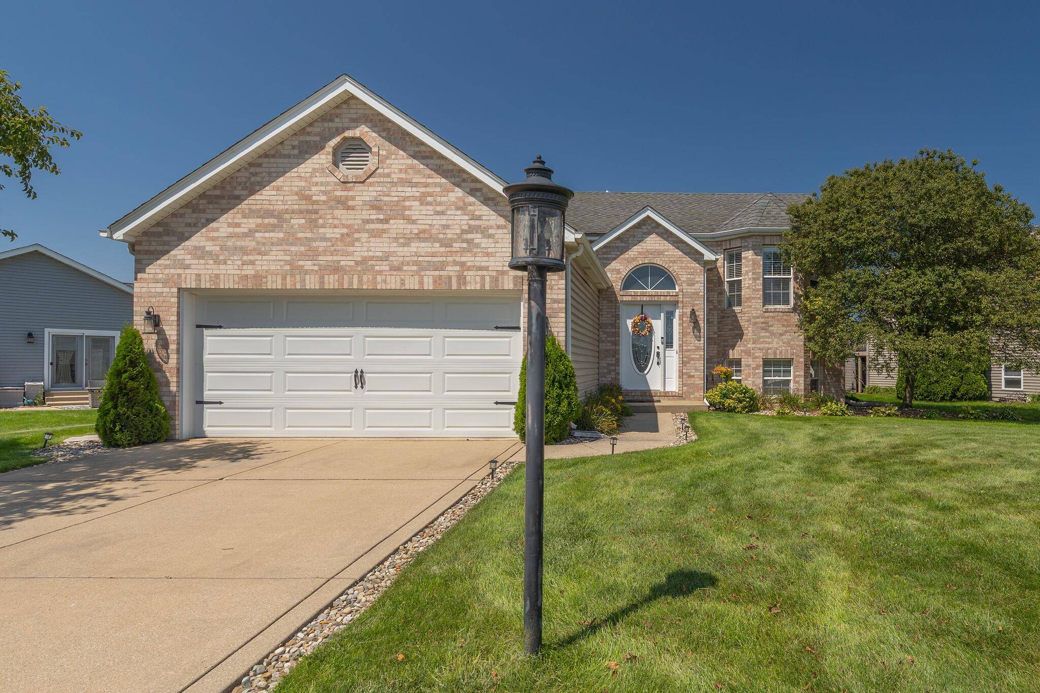 1317 Csokasy Lane, Hobart, IN 46342