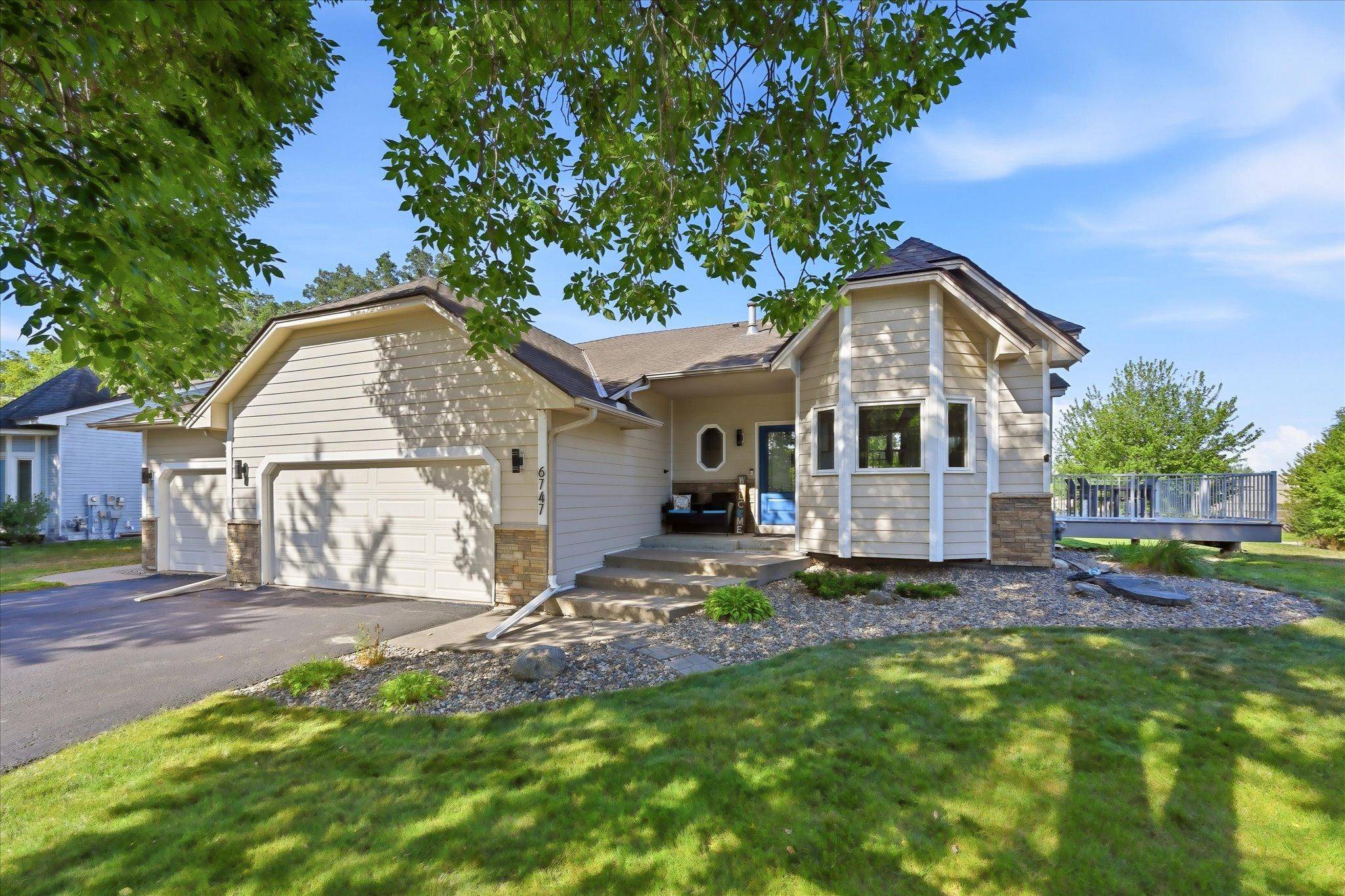 6747 Quantico LN N, Maple Grove, MN 55311