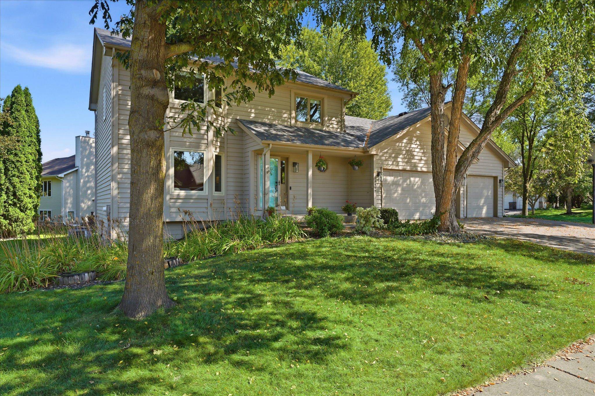 18997 Nature LN, Eden Prairie, MN 55346
